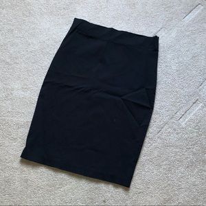 MÜR BLACK PENCIL SKIRT - Size Small